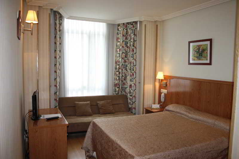 Ah Liceo - Arturo Soria Centro Hotel Madrid Room photo